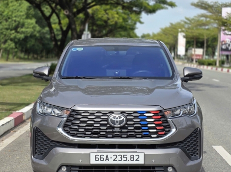 INNOVA CROSS V 2023